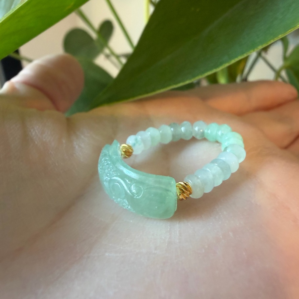 NEW Delicate natural Burmese Jade Beaded Stretch Ring